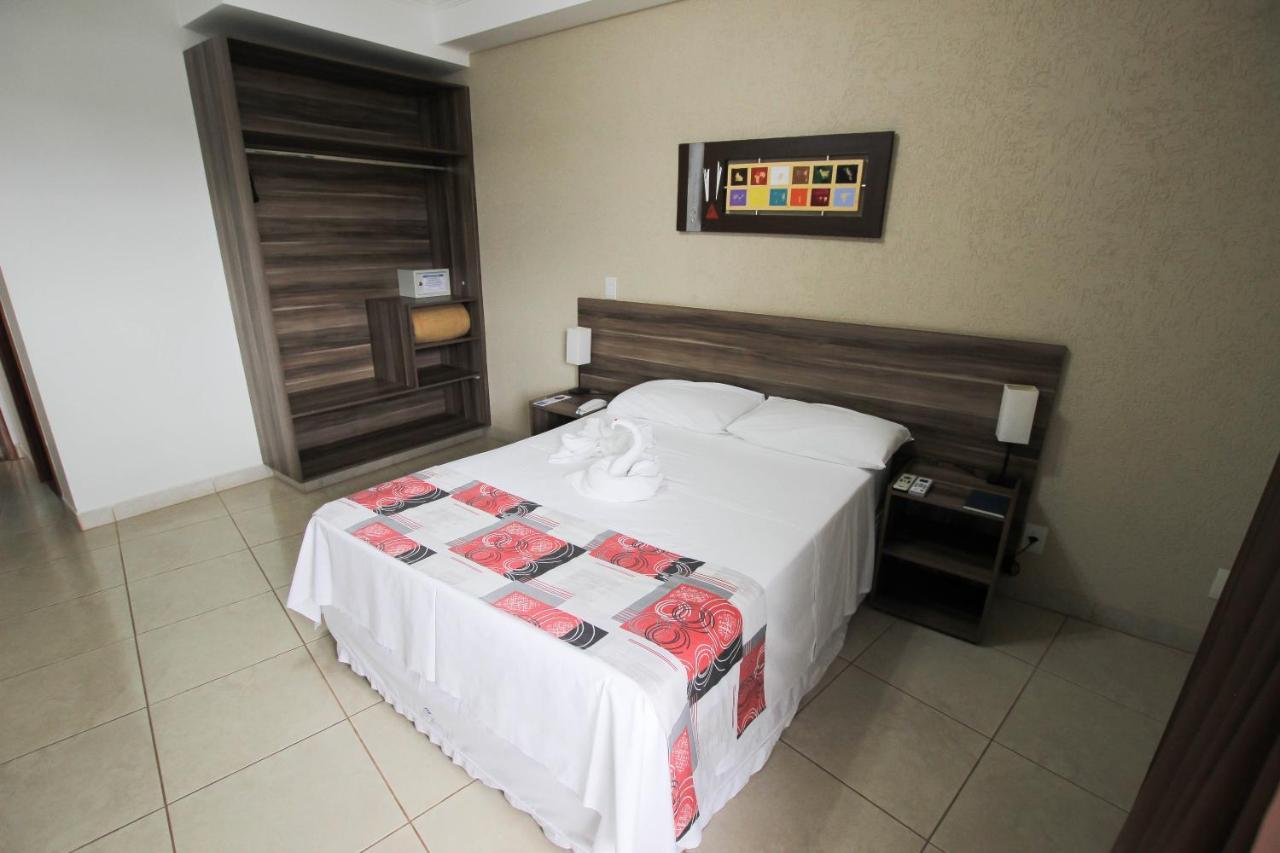 Beira Lago Palace Hotel Morrinhos  Exterior photo